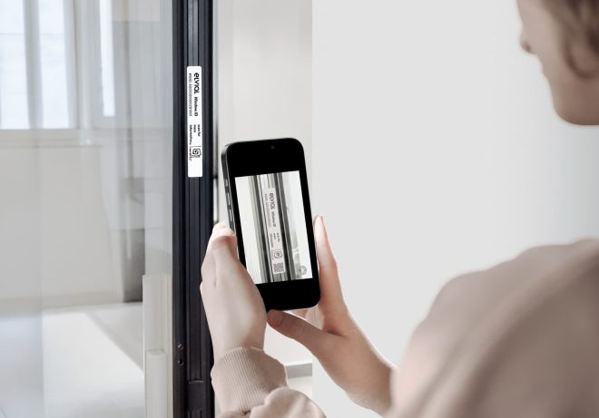 Archisearch - Η ELVIAL στον αέρα με το νέο ραδιοφωνικό της σποτ για την καινοτομία Window.ID!