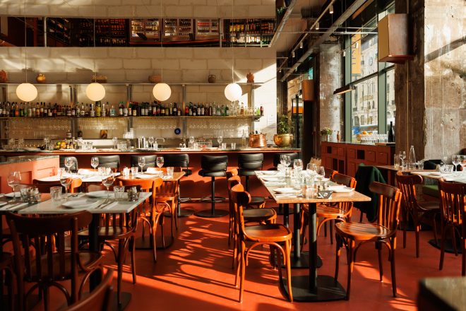 Archisearch - Parisian Gastrotaverna YPSELI by TRAIL evokes Mediterranean minimalism with a bold red ‘coeur’