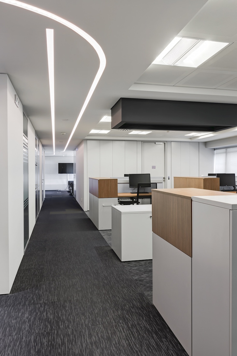 Archisearch Asset Office Interiors equip the new offices of Astellas Pharmaceutical in Maroussi