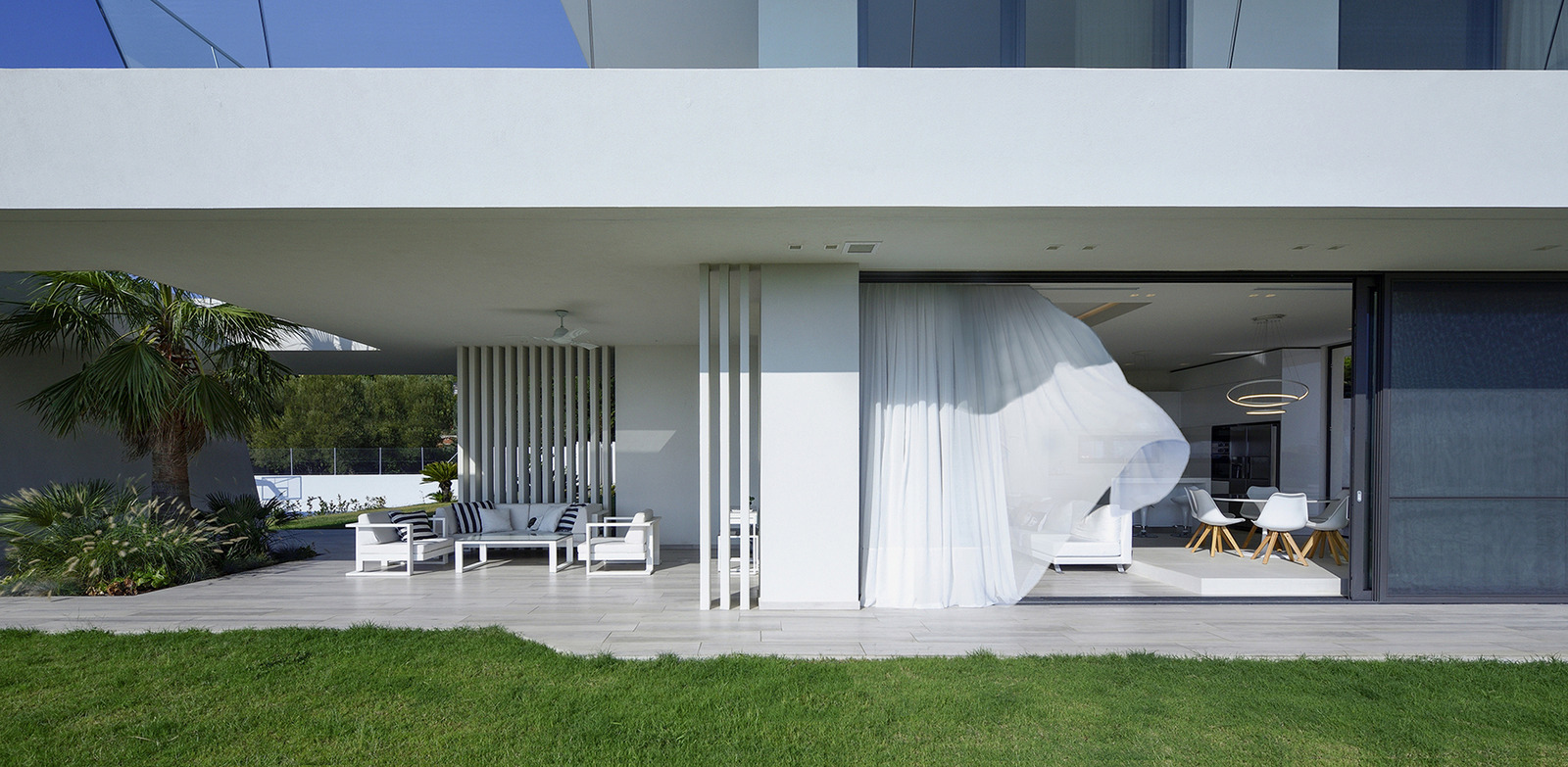 Archisearch Υ(acht) Private residence in Chalkidiki | by Τazlab Architects & Louizi + Louizis Architects