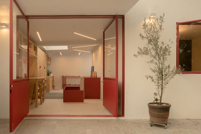 Archisearch - AMASA Estudio creates a luminous art studio and workshop in the heart of Coyoacán, Mexico