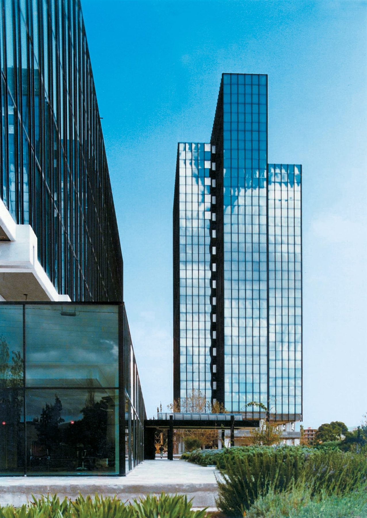 Archisearch Μαρούσι. Όψεις της Σύγχρονης Πόλης. Η Νέα Αρχιτεκτονική | Έκδοση του Δήμου Αμαρουσίου