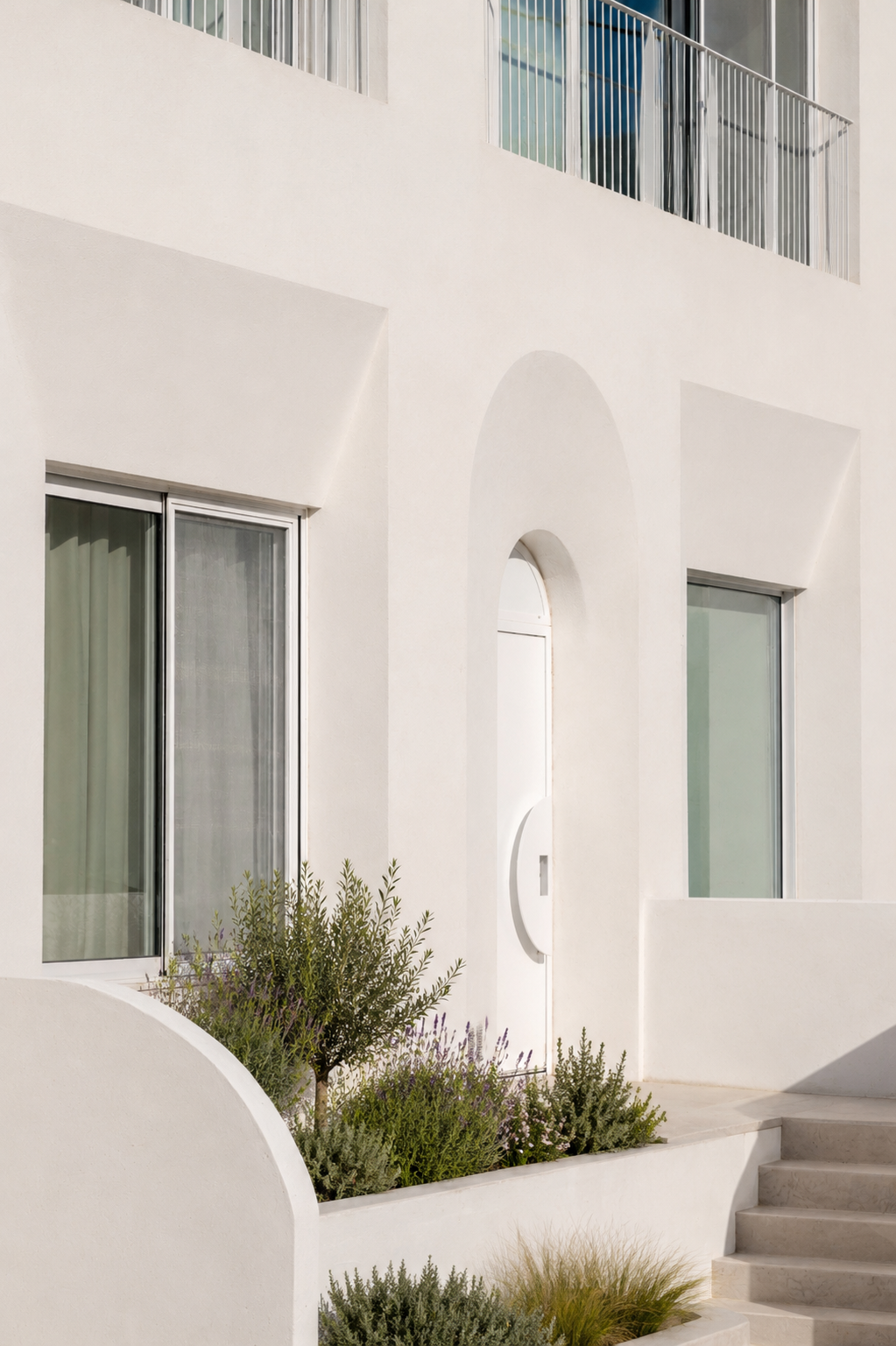 Archisearch Οι Poliedro Architects Mετατρέπουν Ξενοδοχείο του 1980 στο Ρέθυμνο στην Ιδιωτική Κατοικία τους ως μια Πράξη Αποκάλυψης.