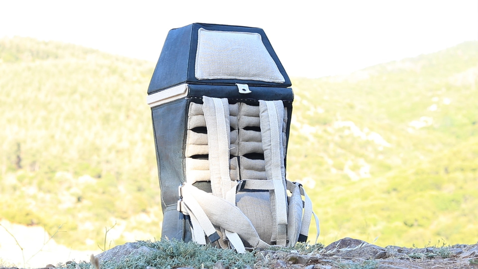 Archisearch Modpack: A Biodegradable backpack for Urban and Rural Use | Diploma thesis project by Lioka Stella