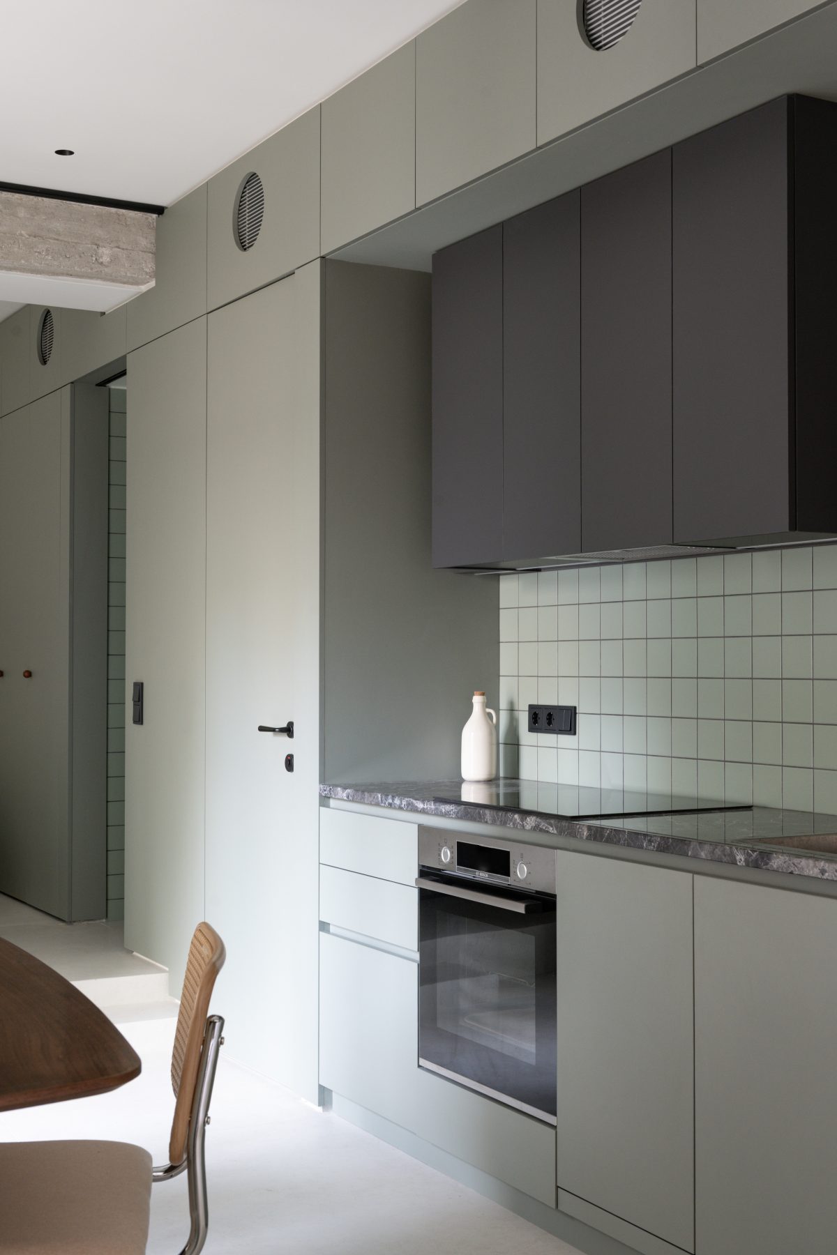 Archisearch Το διαμέρισμα Transversal από το studio thanasis είναι μια γραμμική εμπειρία κατοίκησης με άξονα τον Παρθενώνα
