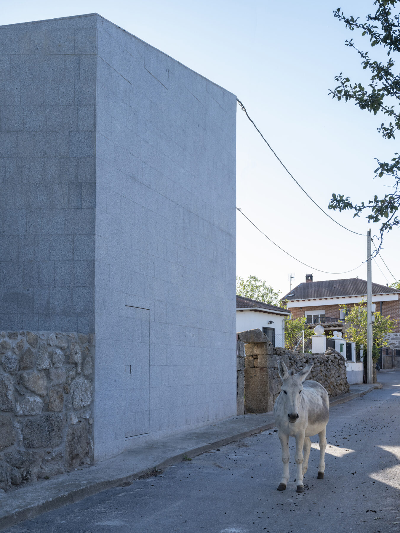 Archisearch Casa del Nogal  in Ávila, Spain by Raúl Almenara