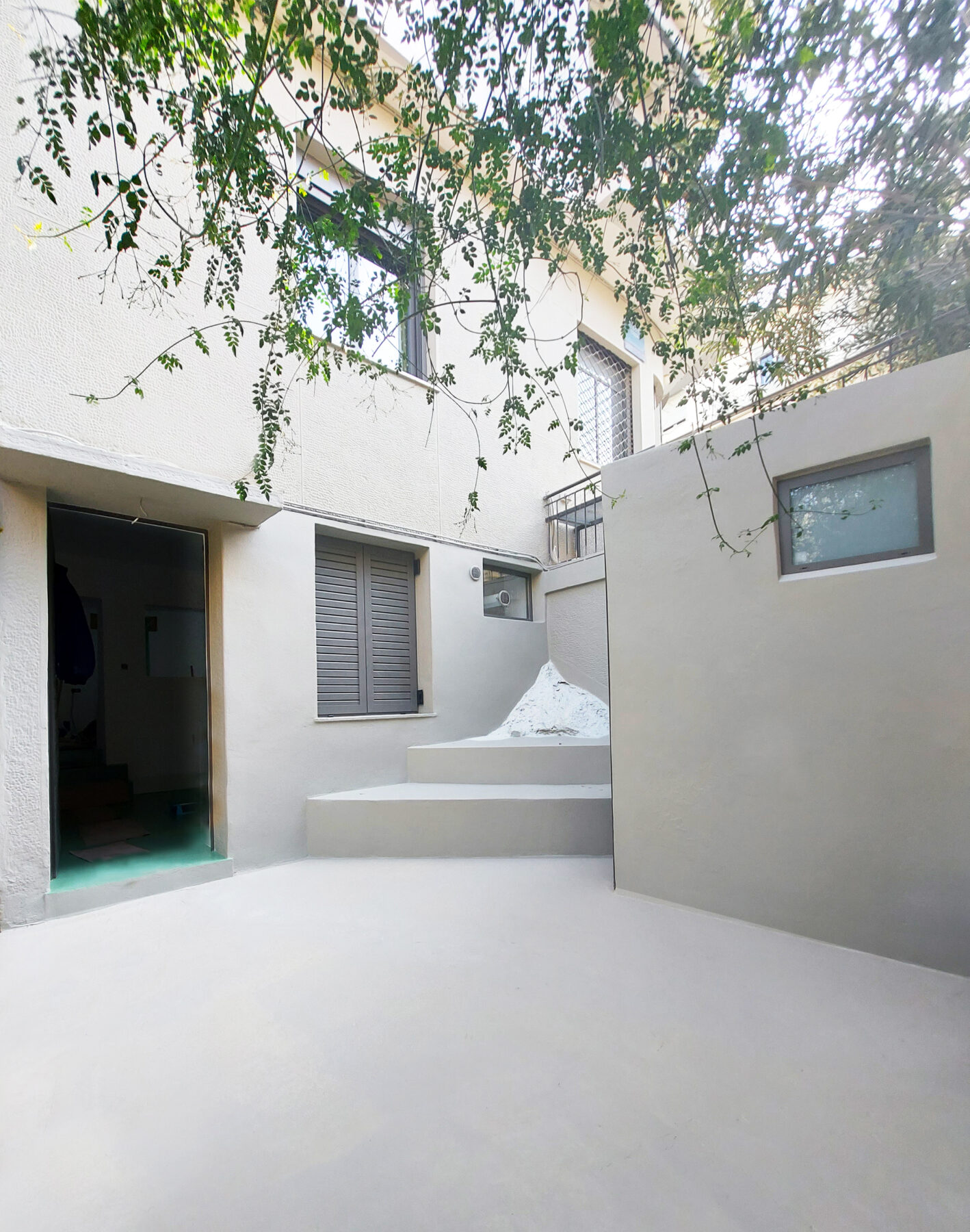 Archisearch Rock House in Ano Petralona, Athens | Efi Drakopoulou