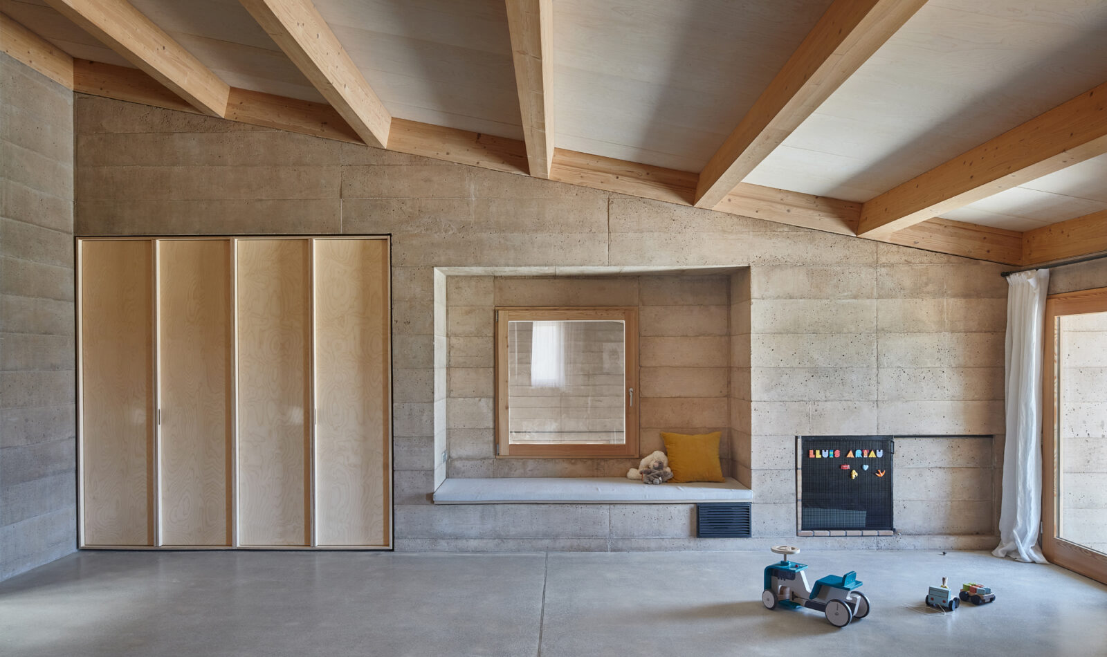 Archisearch House 1627 in Girona | by H ARQUITECTES 