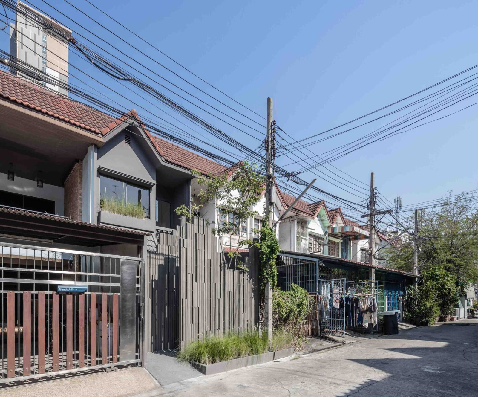 Archisearch Phetkasem Artist Studio in Bangkok, Thailand | HAS design and research