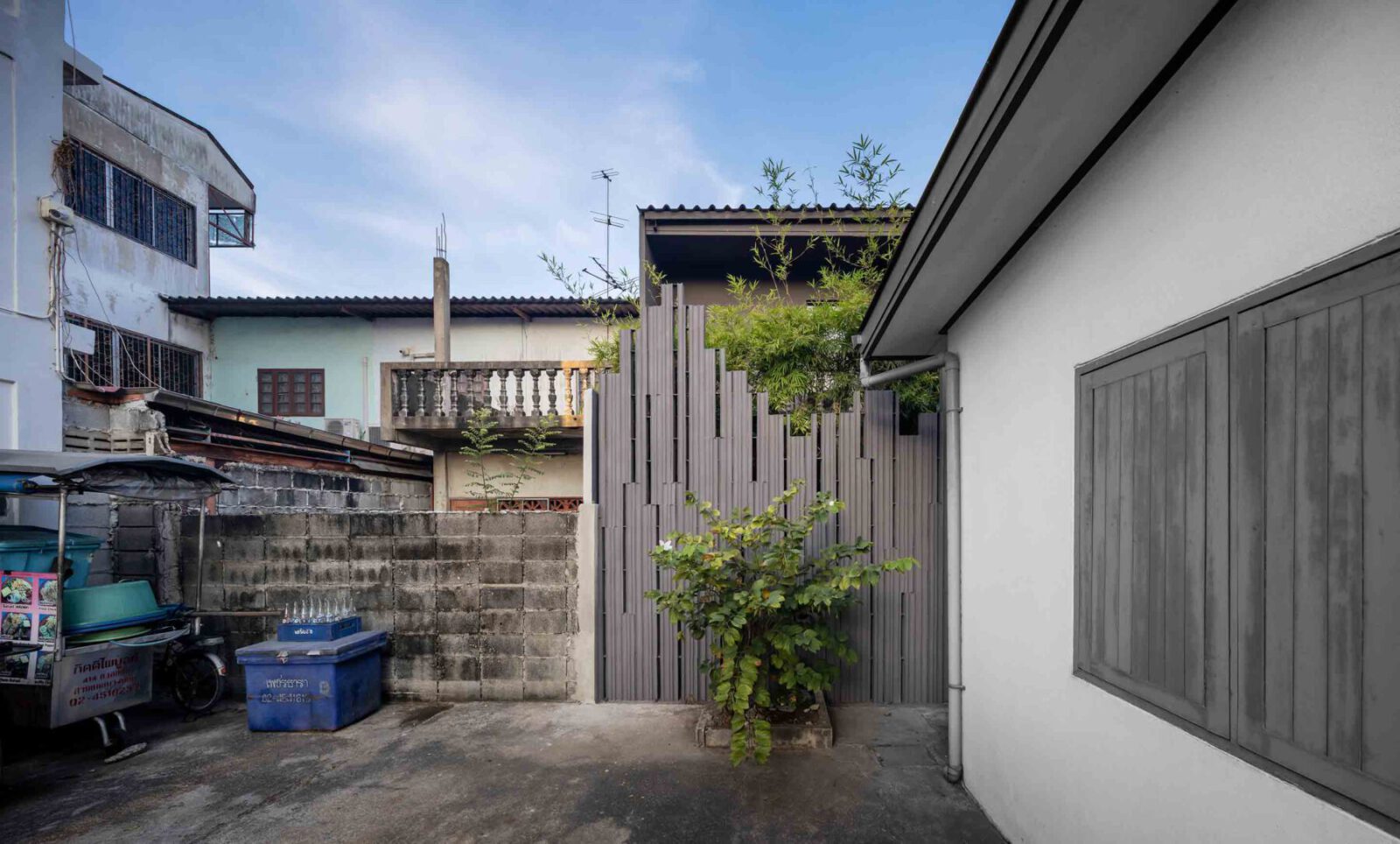 Archisearch Phetkasem Artist Studio in Bangkok, Thailand | HAS design and research