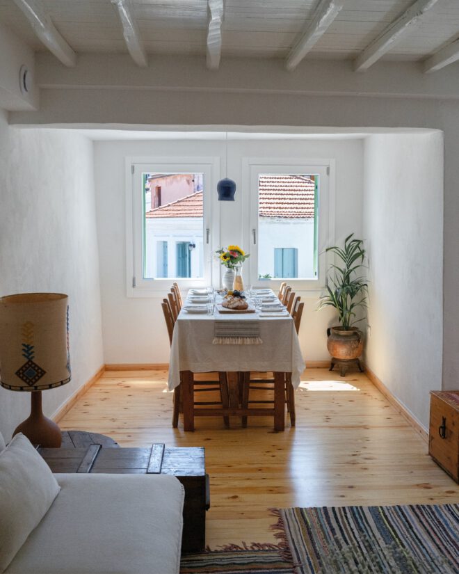 Archisearch - ΤΟ ΕΛΛΗΝΙΚΟ ΚΑΛΟΚΑΙΡΙ // Από το Μπρούκλιν της Νέας Υόρκης, ο αρχιτέκτονας Γιώργος Κονταρούδης δημιούργησε το πρώτο Παθητικό Σπίτι της Σκοπέλου & των Βορείων Σποράδων | KWH Architecture