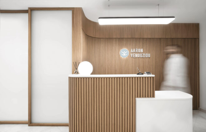 Archisearch - Ένα σύγχρονο ορθοπεδικό ιατρείο με ακρυλικές επιφάνειες HANEX by HYUNDAI | ΜΑΡΜΟΥΡΗΣ Α.Ε.