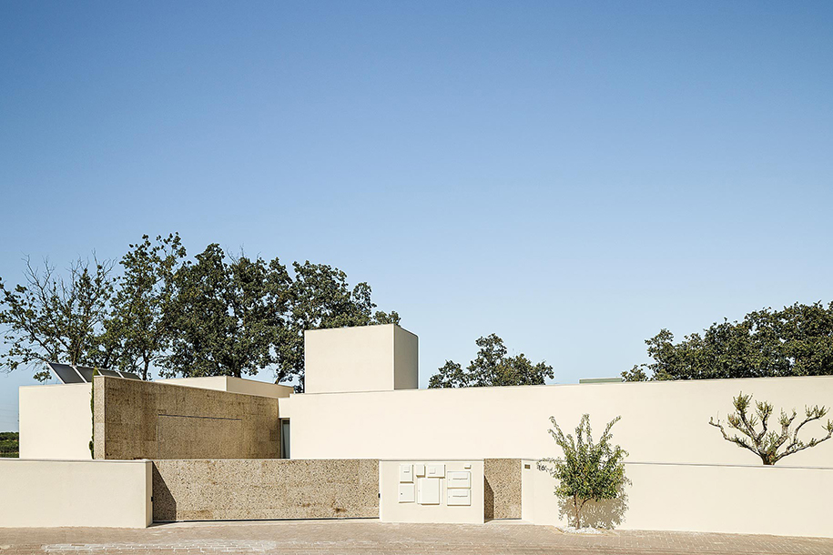 Archisearch House in Santarém: a space of comfort and simplicity | DP arquitectos