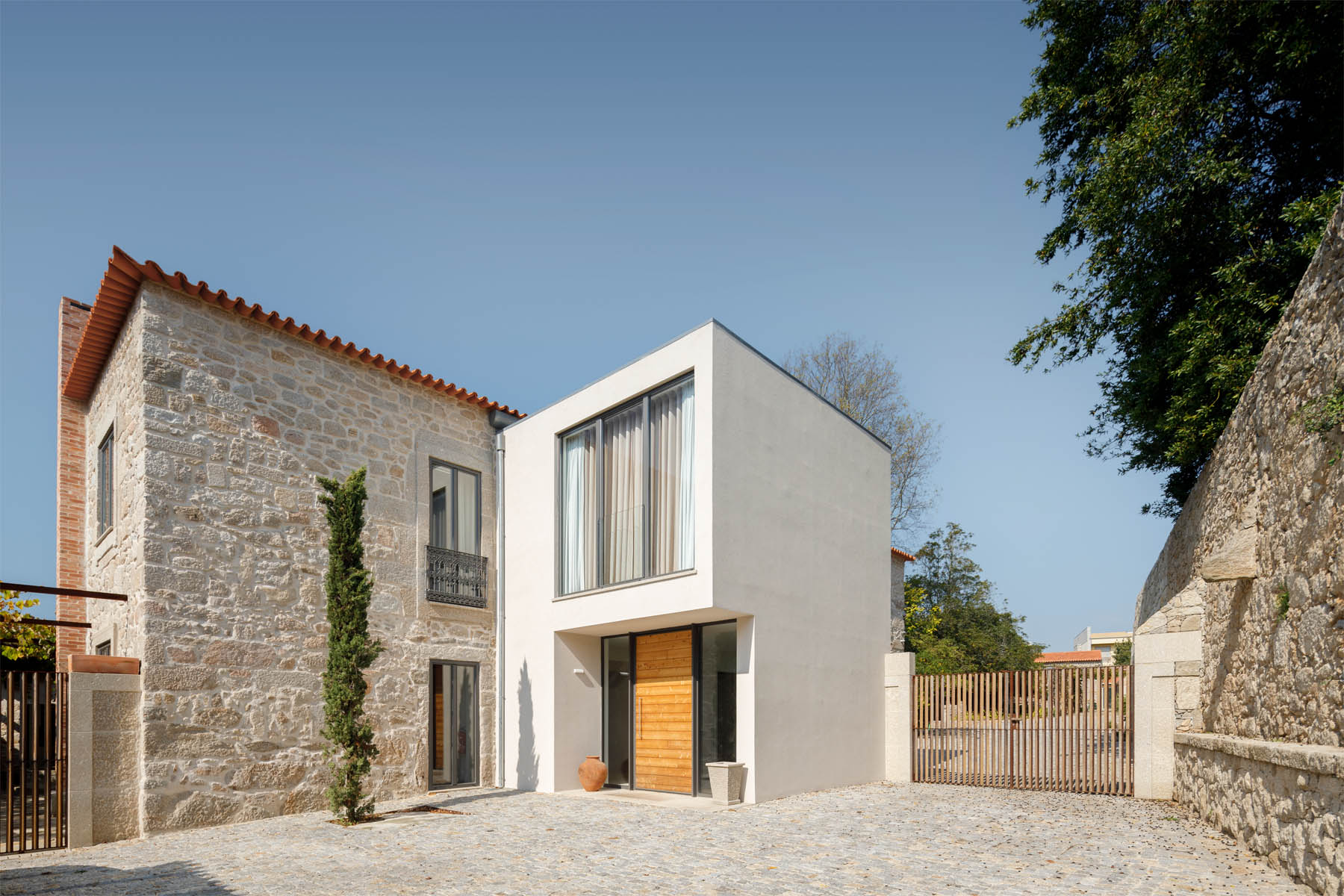 Archisearch Calçada House in Porto, Portugal | Ren Ito Arq.