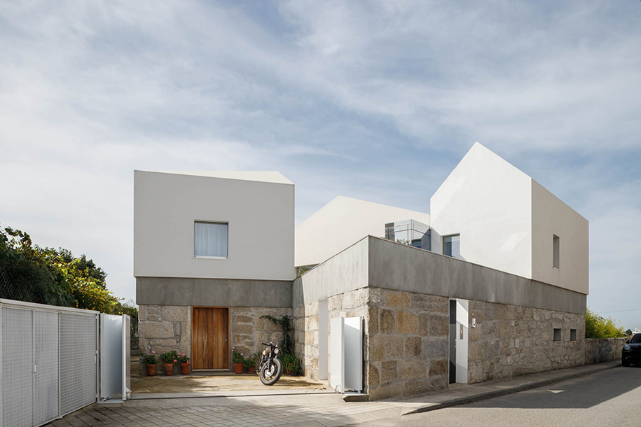 Archisearch Casa Rio: the transformation of a farmhouse into a contemporary residence  | Paulo Merlini Architects