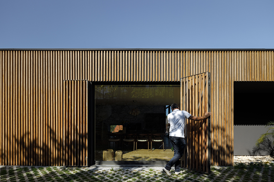 Archisearch Santo Tirso House: a playful reconfiguration of the traditional Portuguese house |  Hous3
