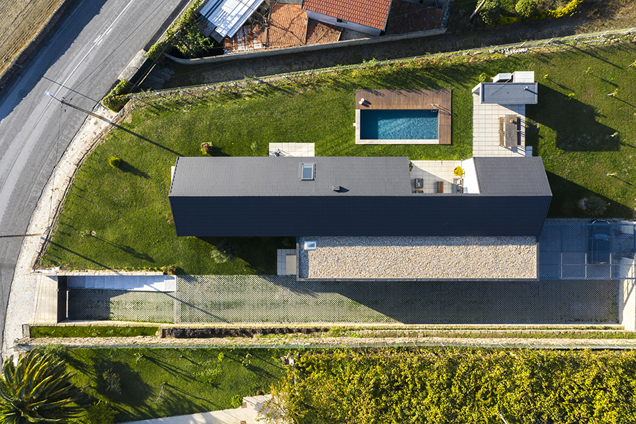 Archisearch Santo Tirso House: a playful reconfiguration of the traditional Portuguese house |  Hous3