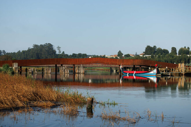 Archisearch - Pedestrian and cycling crossing over the Fareja Bridge in Aveiro, Portugal | by Rómulo Neto Arquitetos
