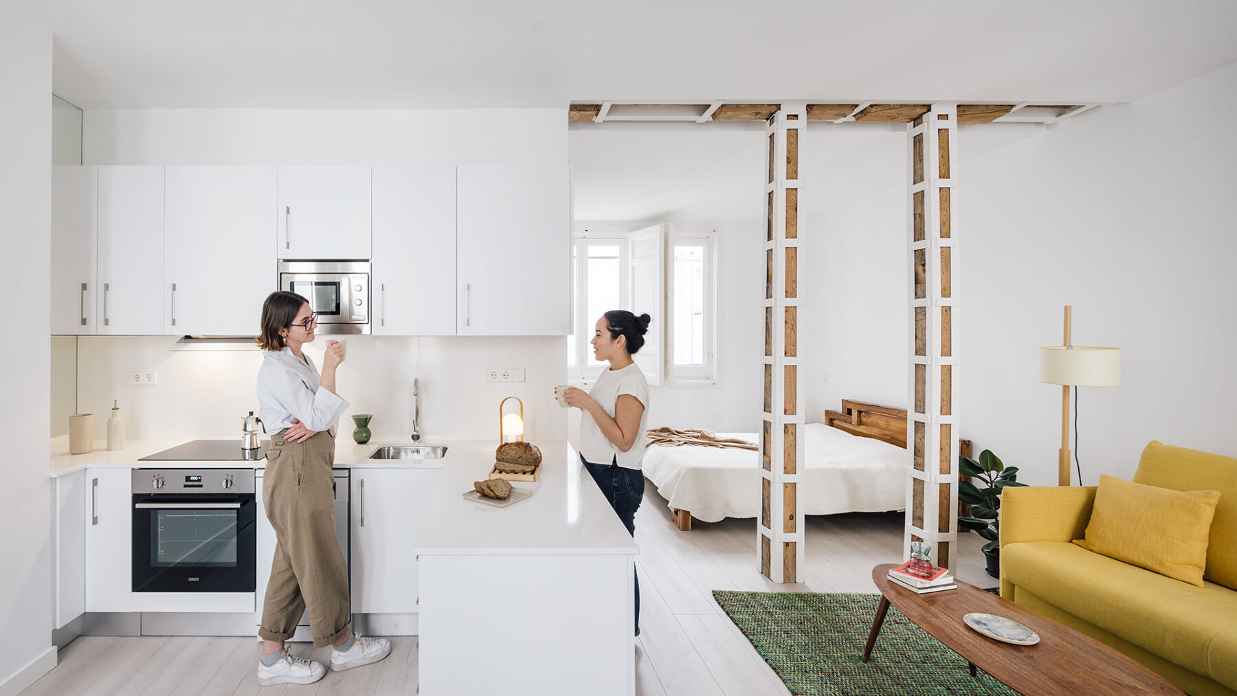 Archisearch Flat White - Renovation of an apartment to rent in Plaza de España by gon architects