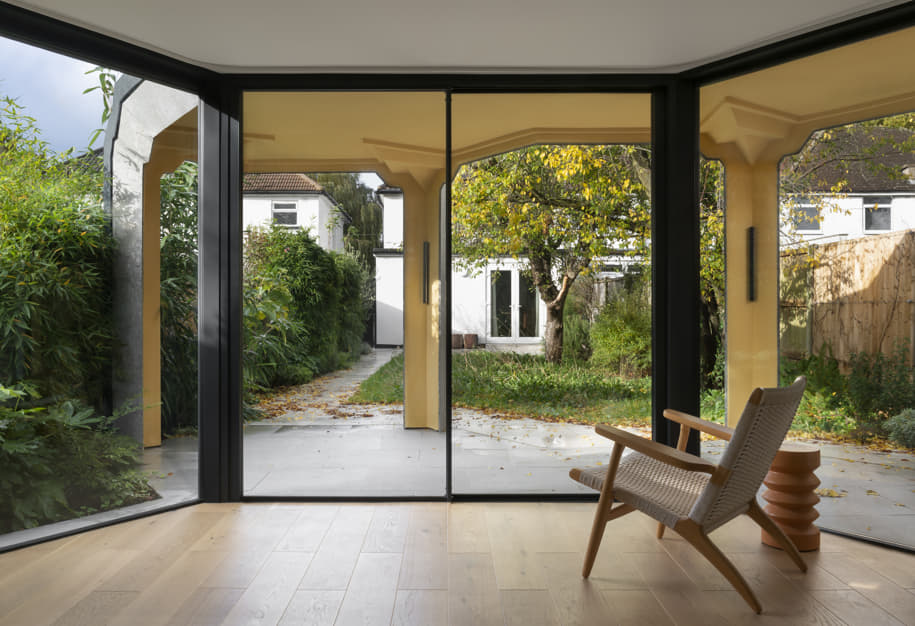 Archisearch Uxbridge Bower in London | Bureau de Change