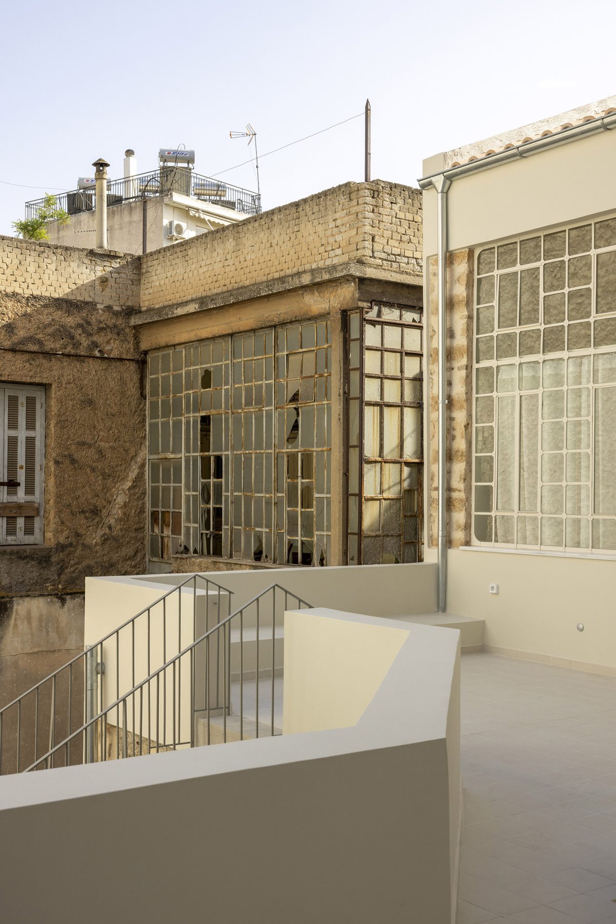 Archisearch Το γραφείο Theo Poulakos Studio κέρδισε Χρυσό Βραβείο Αρχιτεκτονικής για το έργο “Two Homes Under One Roof” στα GRAIL Awards 2026