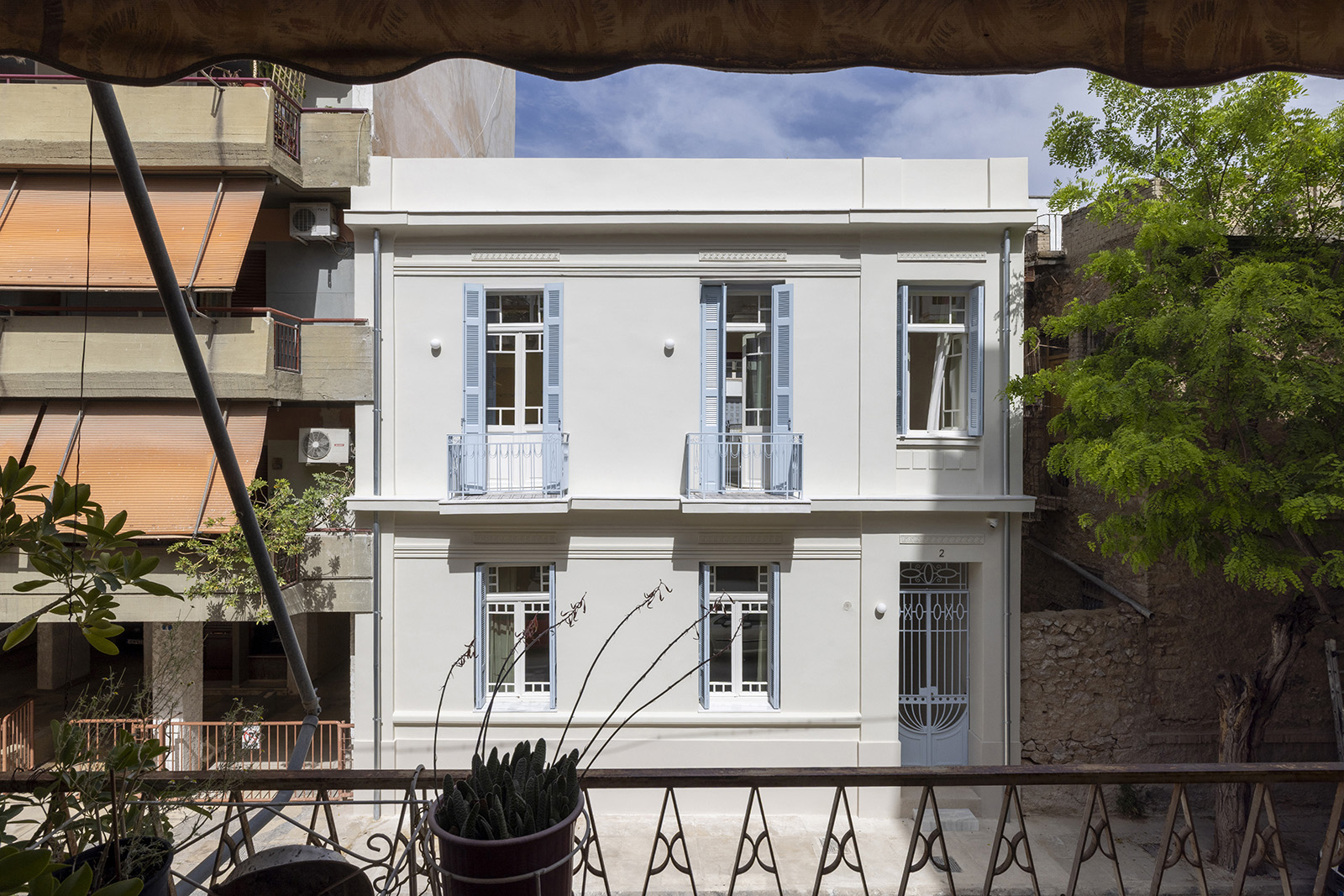 Archisearch Το γραφείο Theo Poulakos Studio κέρδισε Χρυσό Βραβείο Αρχιτεκτονικής για το έργο “Two Homes Under One Roof” στα GRAIL Awards 2026