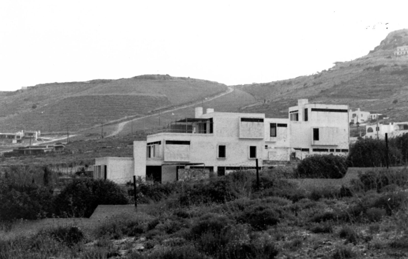 Archisearch Διερεύνηση της Γυναικείας Παρουσίας στην Ελληνική Μεταπολεμική Αρχιτεκτονική : Αναστασία Τζάκου, Μυρτώ Κωστίκα, Σέβα Καρακώστα - 3 Μονογραφίες | Ερευνητική εργασία από τις Κορίνα Νούση & Έλλη Τσακοπούλου