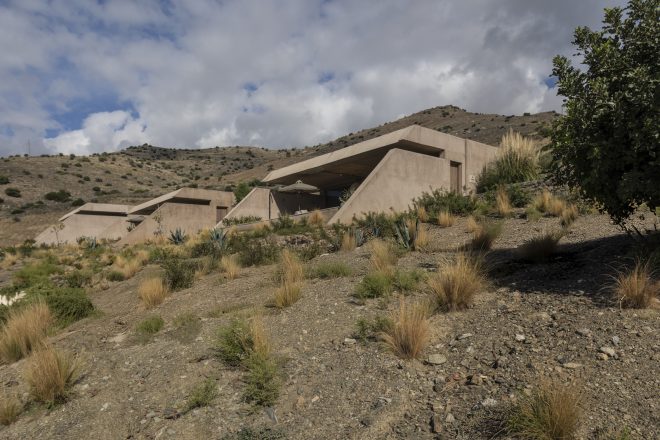 Archisearch - Hospitality Atmospheres: οι BS Architects σχεδίασαν το ξενοδοχείο Altera Caves ως αναπόσπαστο κομμάτι της κρητικής γης