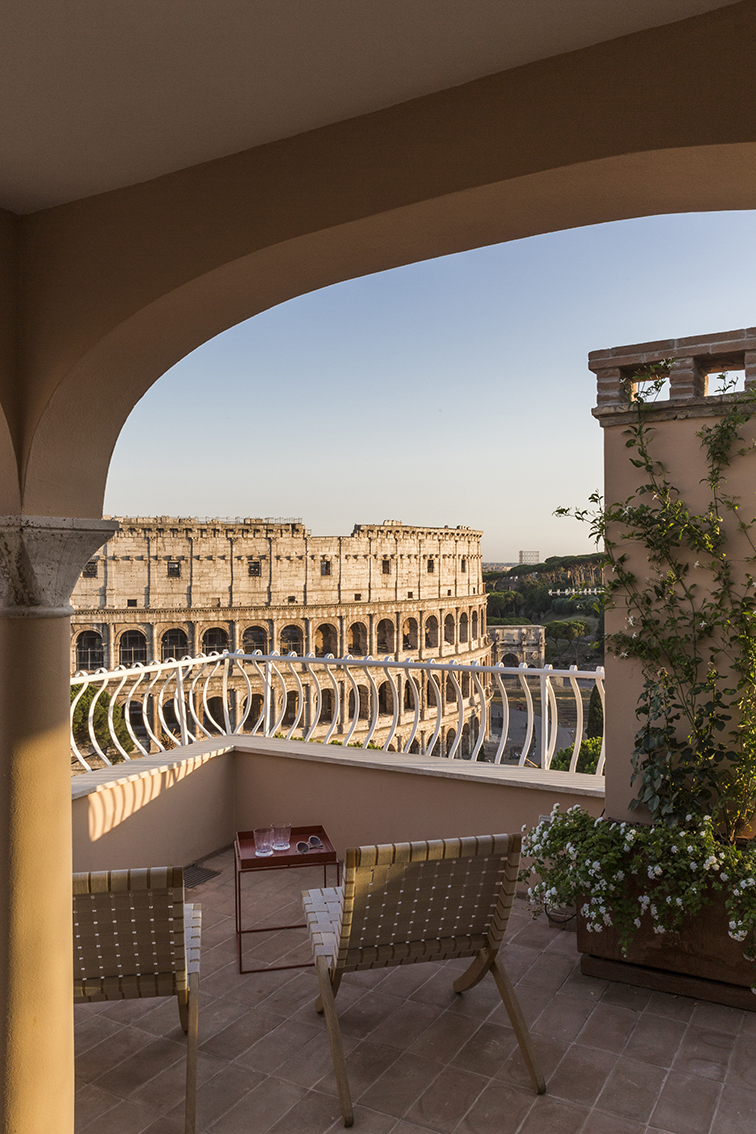 Archisearch House B+B in Rome: Alvisi Kirimoto designs an artist's loft-atelier overlooking the Colosseum