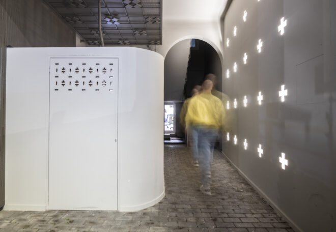 Archisearch - Επέμβαση στο εξωτερικό και εσωτερικό μικροβιολογικού ιατρείου στη Σαλαμίνα | από τον Αθανάσιο Ι. Κρανιδιώτη