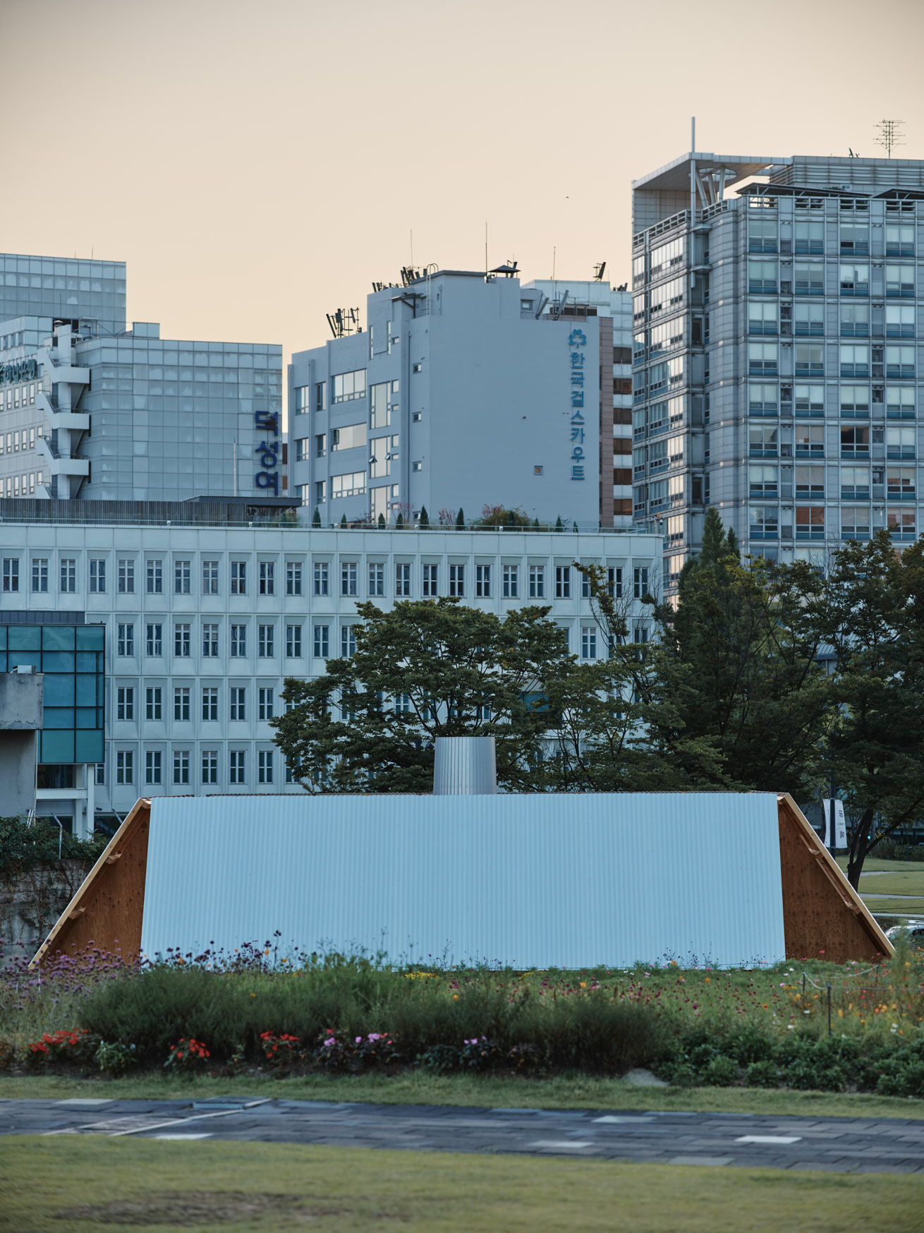 Archisearch The Outdoor Room in Seoul Biennale of Architecture | by Frank Barkow and salazarsequeromedina