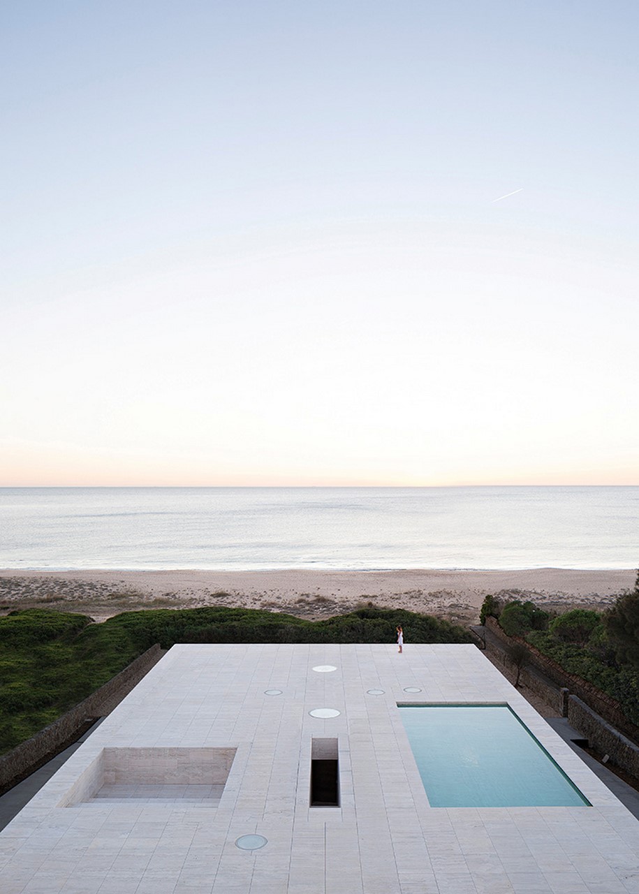 Archisearch House of the Infinite  is situated at the edge of the Atlantic Ocean / Alberto Campo Baeza