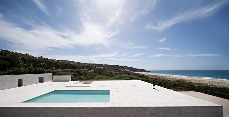 Archisearch House of the Infinite  is situated at the edge of the Atlantic Ocean / Alberto Campo Baeza