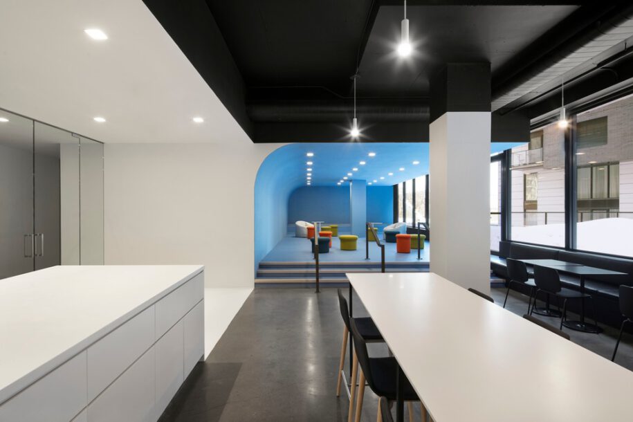 Archisearch ACDF-Architecture-new-offices-of-Autodesk-Montréal-55160-preview_low_1317-10_55160_sc_v2com