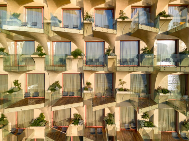 Archisearch - Τα συστήματα της ALUMIL πρωταγωνιστούν στο ξενοδοχείο Epidamn White Sensation στην Αλβανία