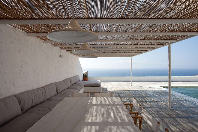 Archisearch - ARP Architecture Research Practice renovated a 30-year-old summer house in Mykonos island
