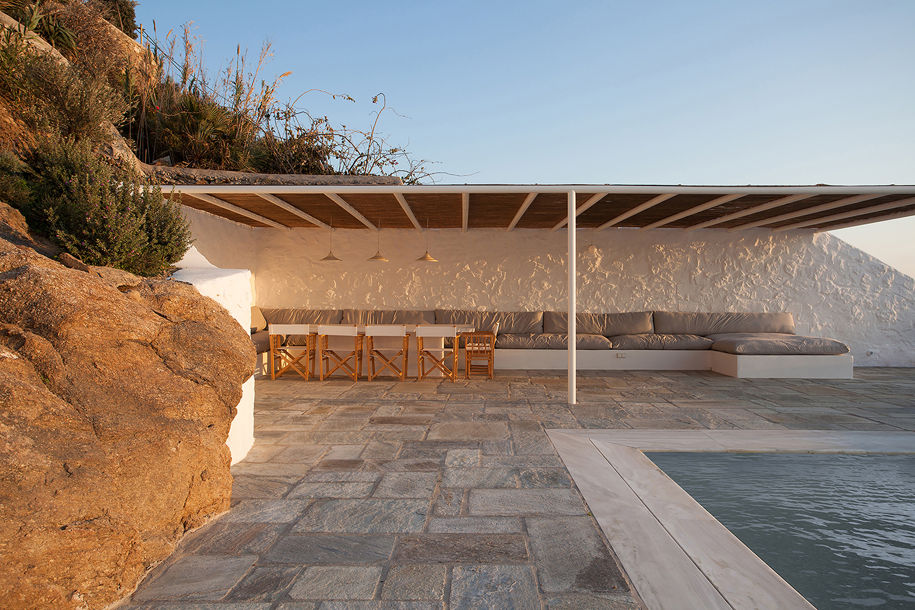 Archisearch ARP Architecture Research Practice renovated a 30-year-old summer house in Mykonos island