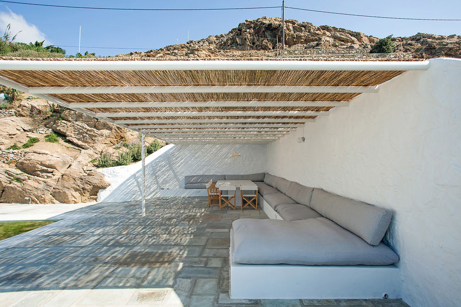 Archisearch ARP Architecture Research Practice renovated a 30-year-old summer house in Mykonos island