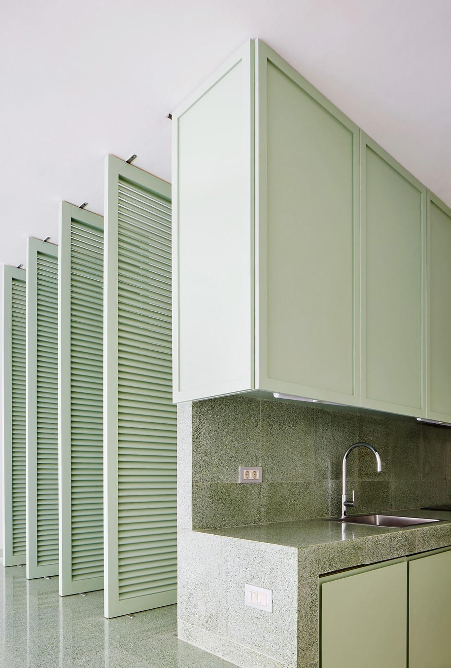 Archisearch Arquitectura-G Inculcate a Breeze into a Mint-Green Apartment in Barcelona
