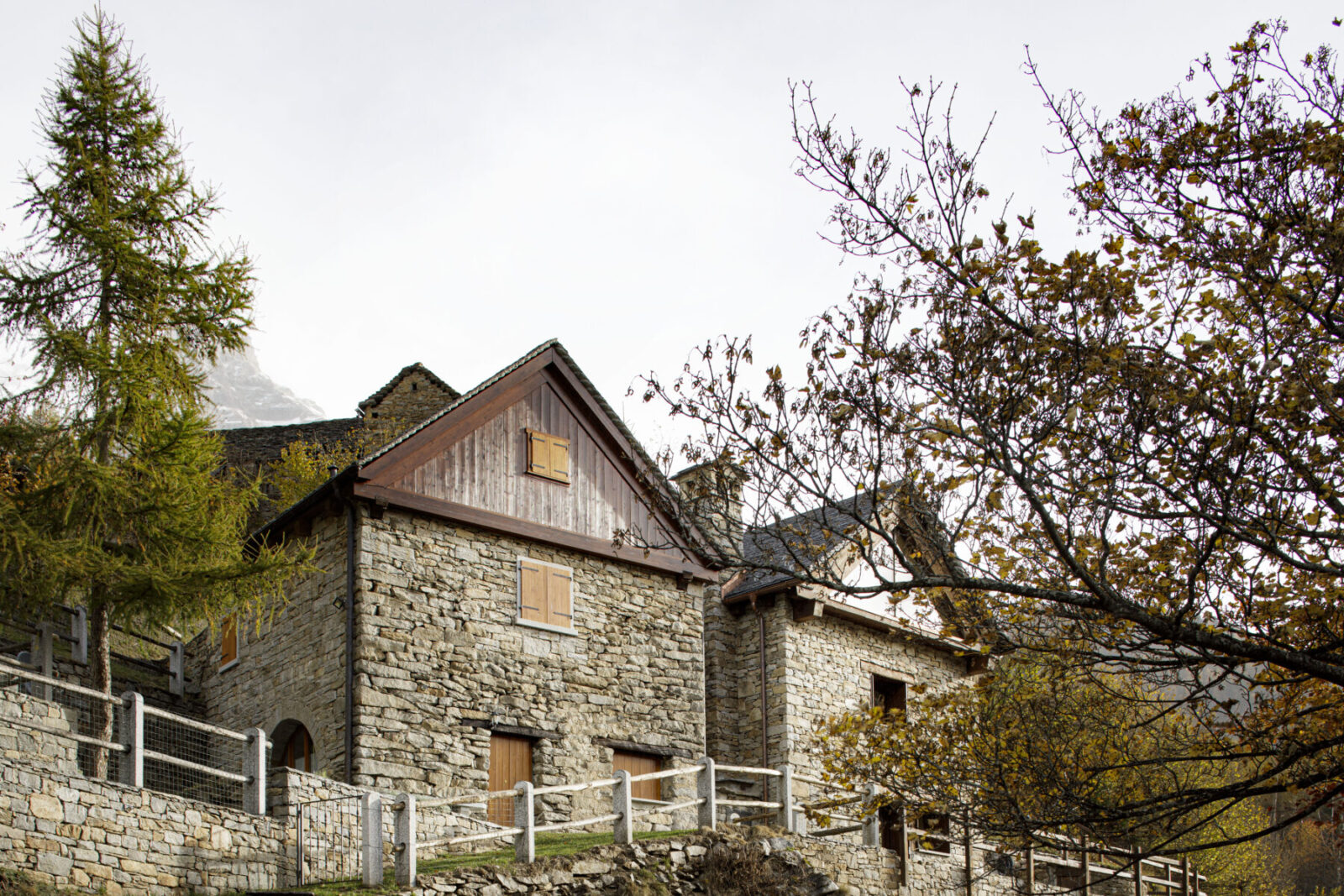 Archisearch House Cinsc: a retreat among the peaks of the Italian Alps by ATOMAA