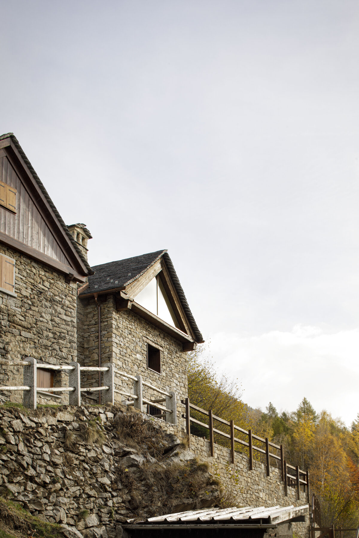 Archisearch House Cinsc: a retreat among the peaks of the Italian Alps by ATOMAA