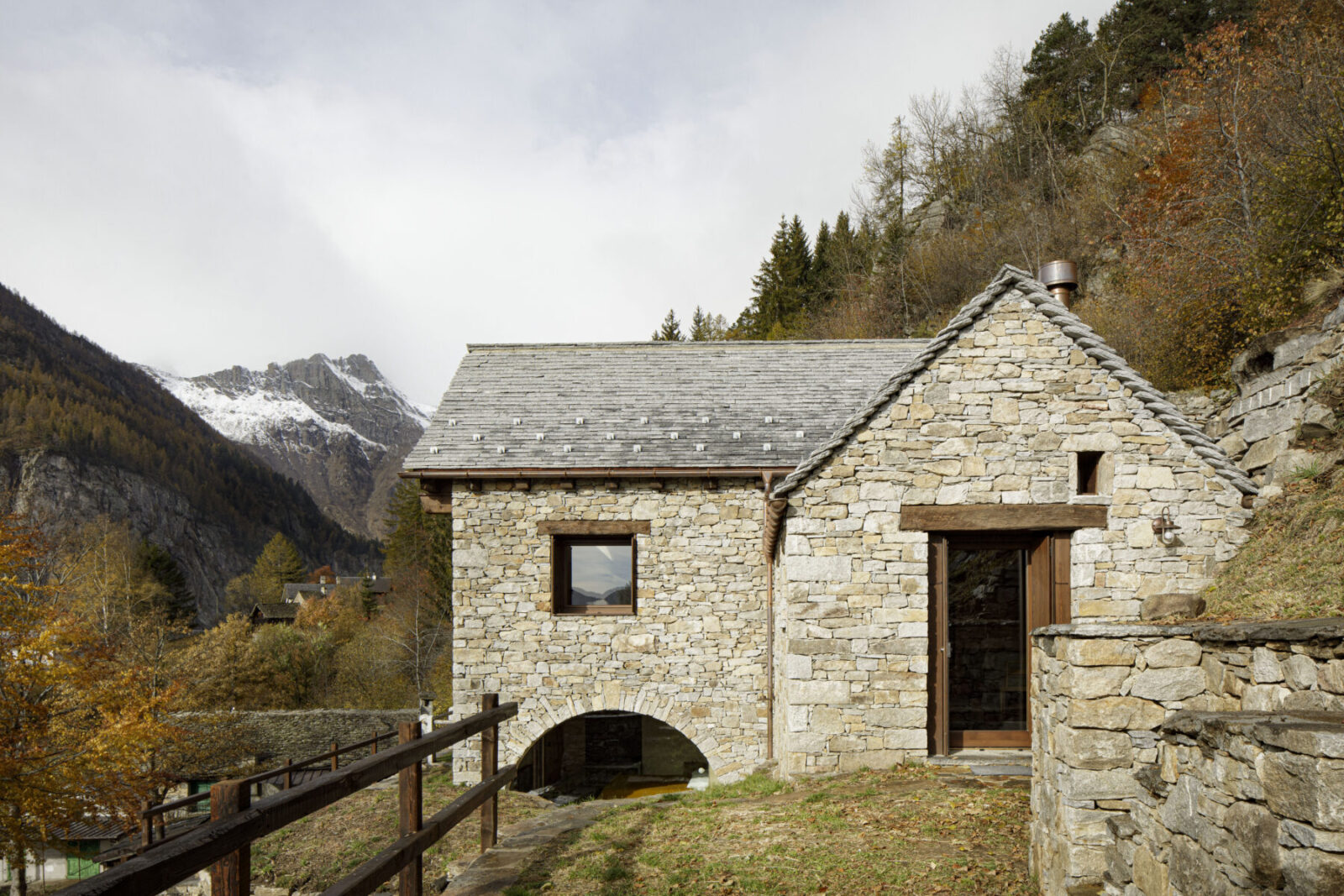 Archisearch House Cinsc: a retreat among the peaks of the Italian Alps by ATOMAA