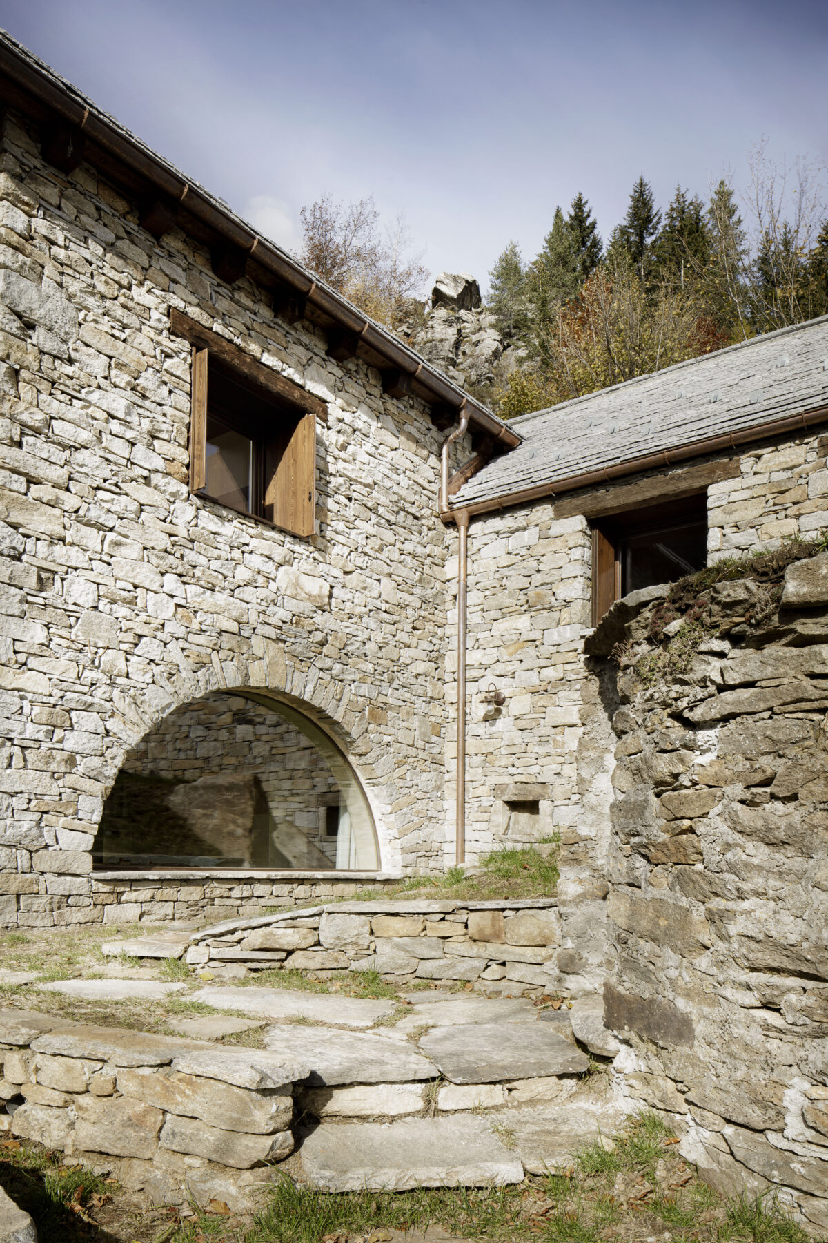 Archisearch House Cinsc: a retreat among the peaks of the Italian Alps by ATOMAA