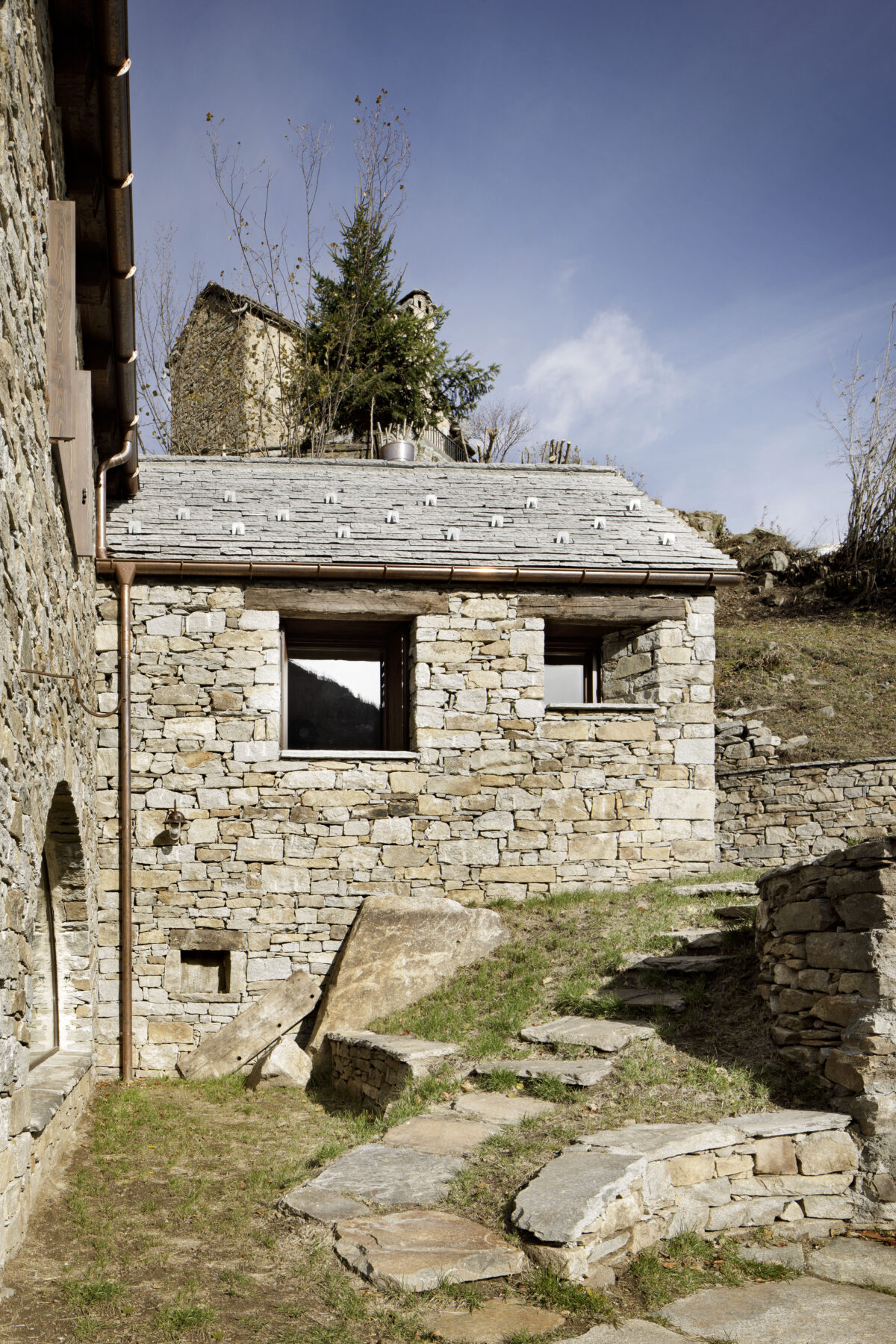 Archisearch House Cinsc: a retreat among the peaks of the Italian Alps by ATOMAA