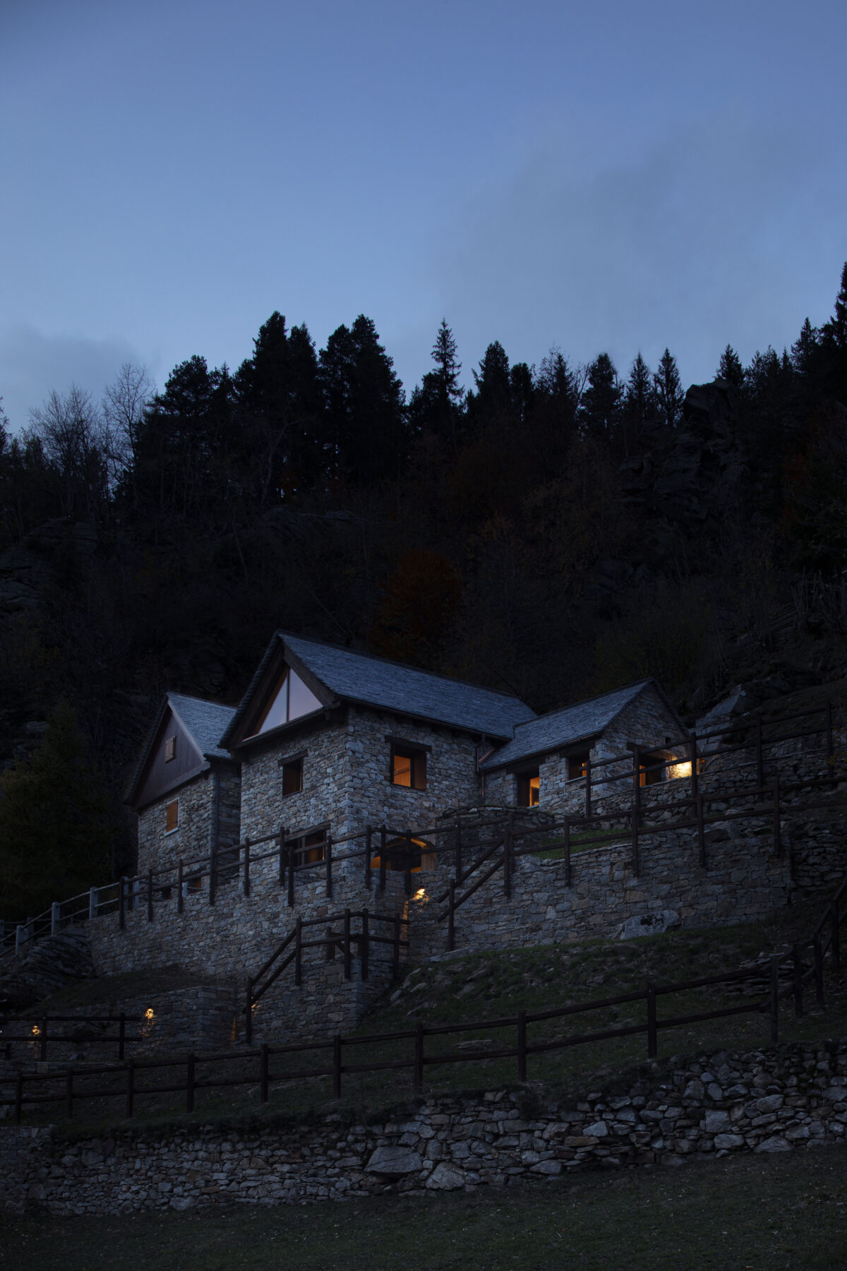 Archisearch House Cinsc: a retreat among the peaks of the Italian Alps by ATOMAA