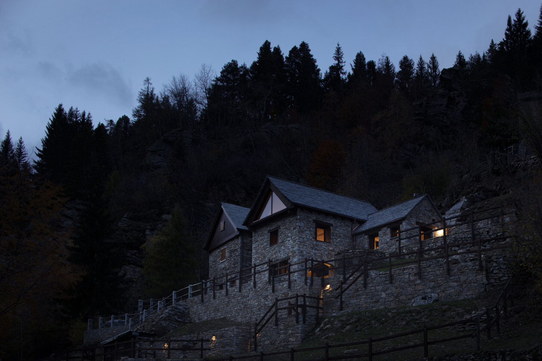 Archisearch House Cinsc: a retreat among the peaks of the Italian Alps by ATOMAA