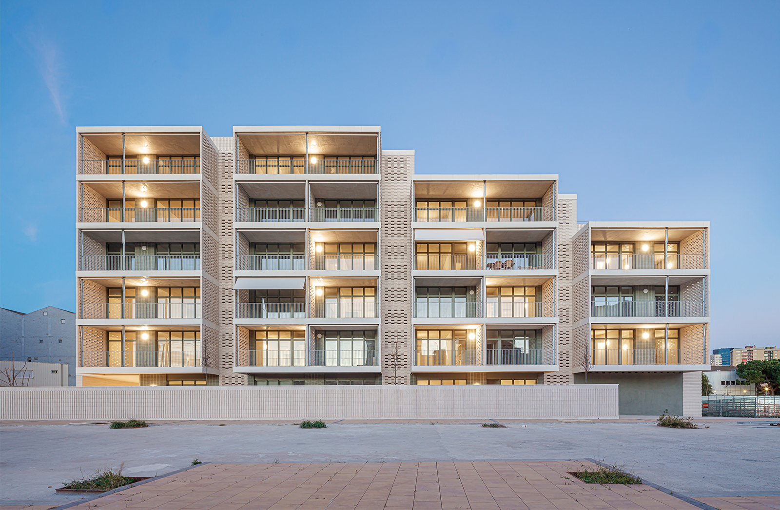 Archisearch L’Hospitalet Housing in L’Hospitalet de Llobregat | b720 - Fermín Vázquez Arquitectos