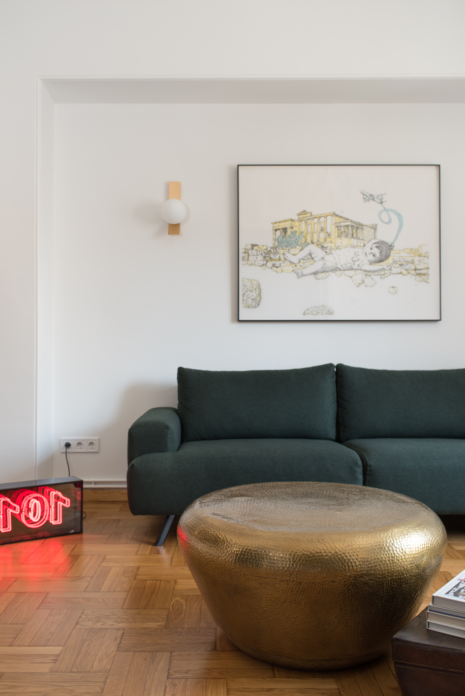 Archisearch Architect Kostis Chatzigiannis designed the interior of an Athenian Apartment full of art