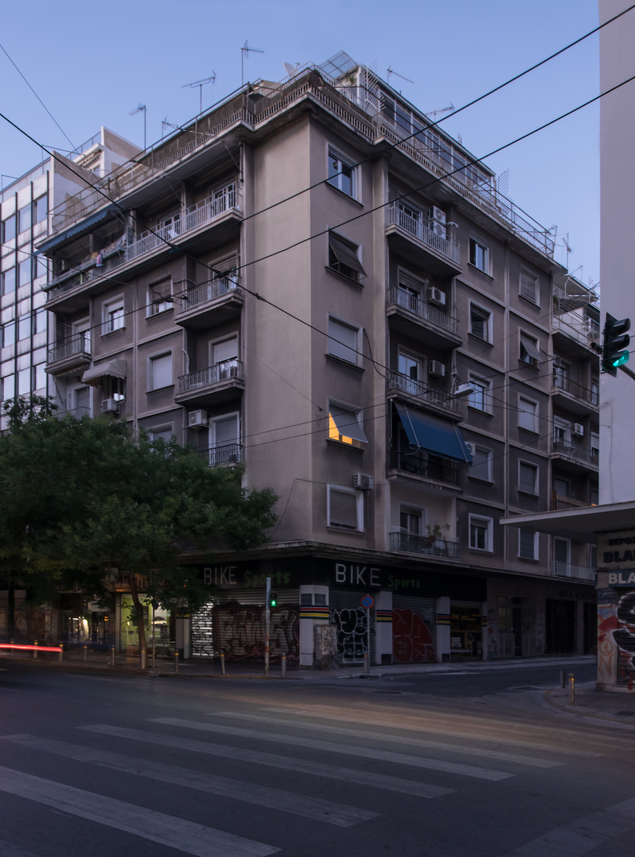 Archisearch Architect Kostis Chatzigiannis designed the interior of an Athenian Apartment full of art