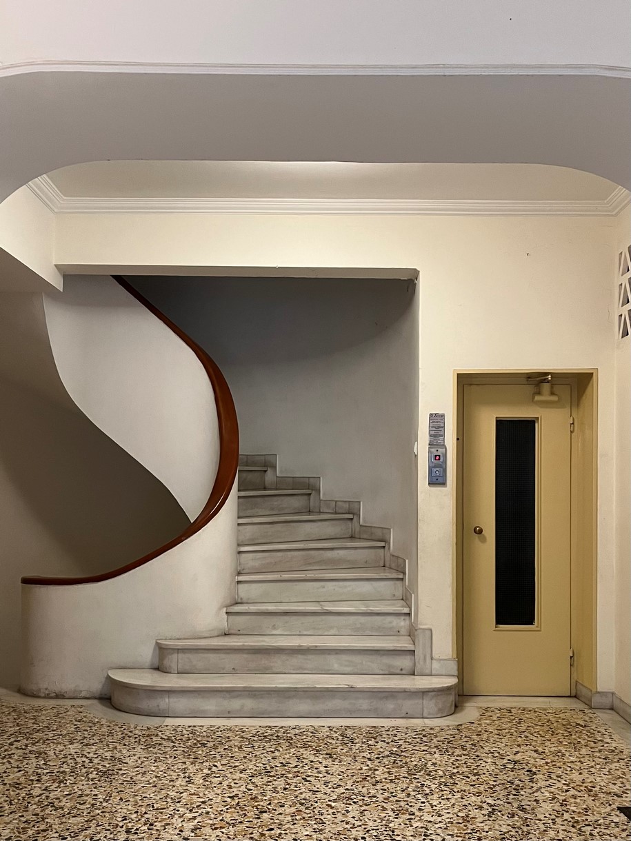 Archisearch Athens mon amour: η γοητεία της νοσταλγικής Αθήνας  στο Instagram | Συνέντευξη με την Άντζελα Λιαρίκου
